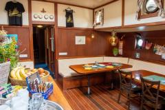Segelschiff-Segeltoern-Ostseee-Zuiderzee-Unter-Deck-Aufenthaltsraum-scaled-1